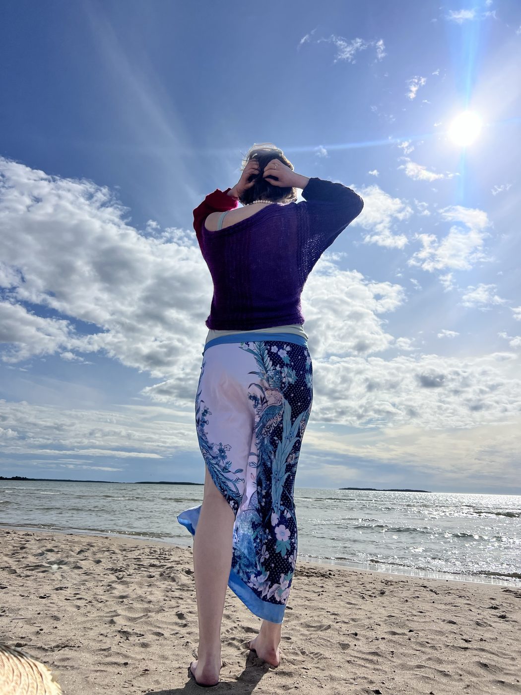 Another Yyteri beach shot: Hali pullover in warm-to-cool gradient by the shore